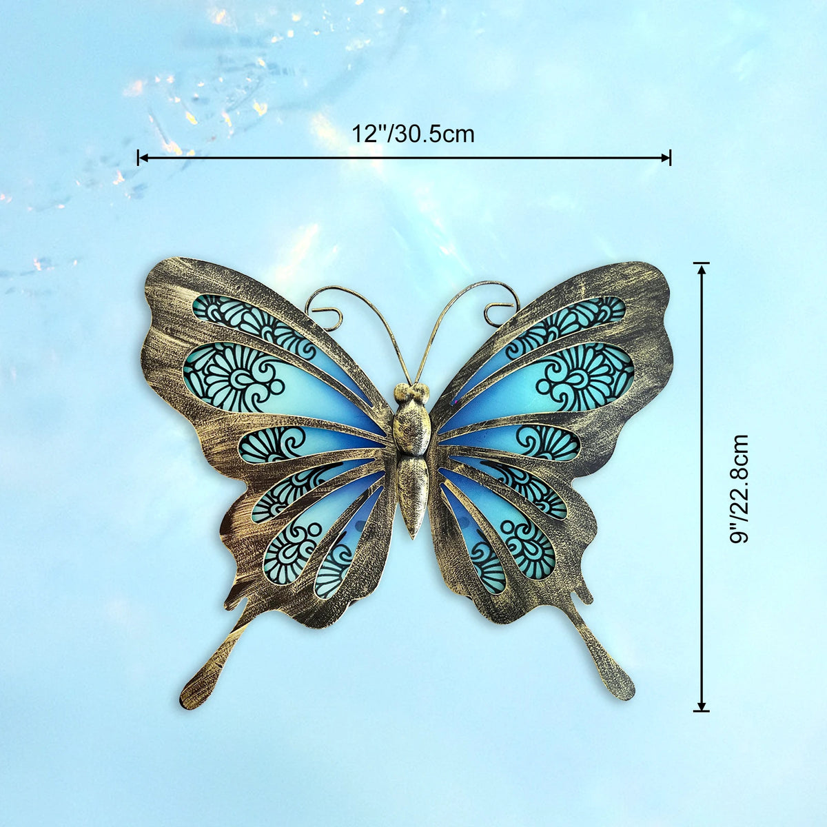 Papillon mural éclairé par la lumière naturelle dans un intérieur