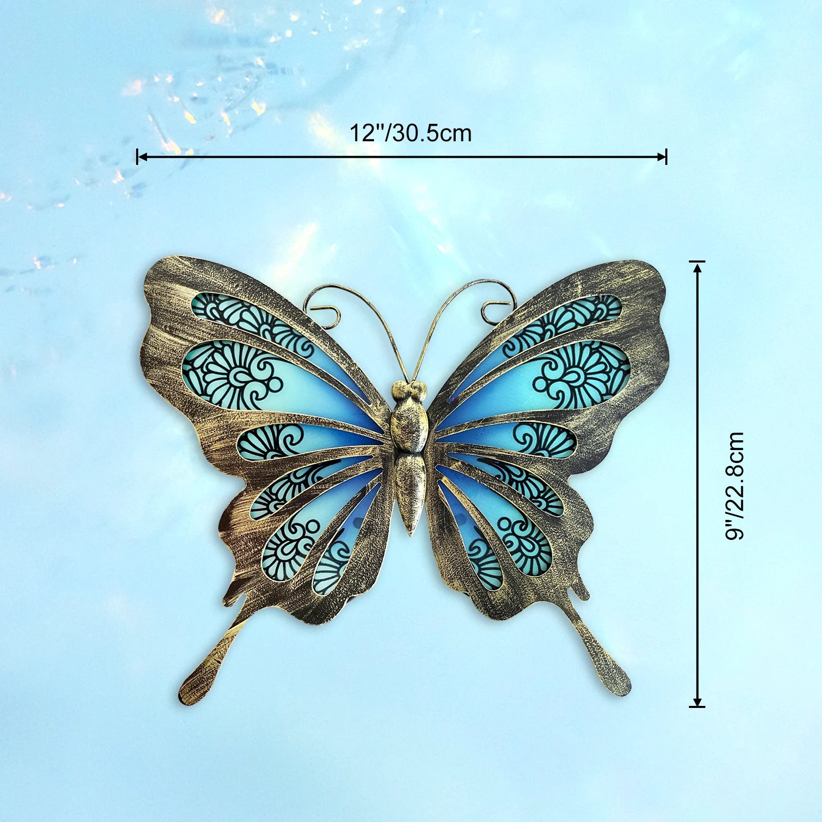 Papillon mural éclairé par la lumière naturelle dans un intérieur