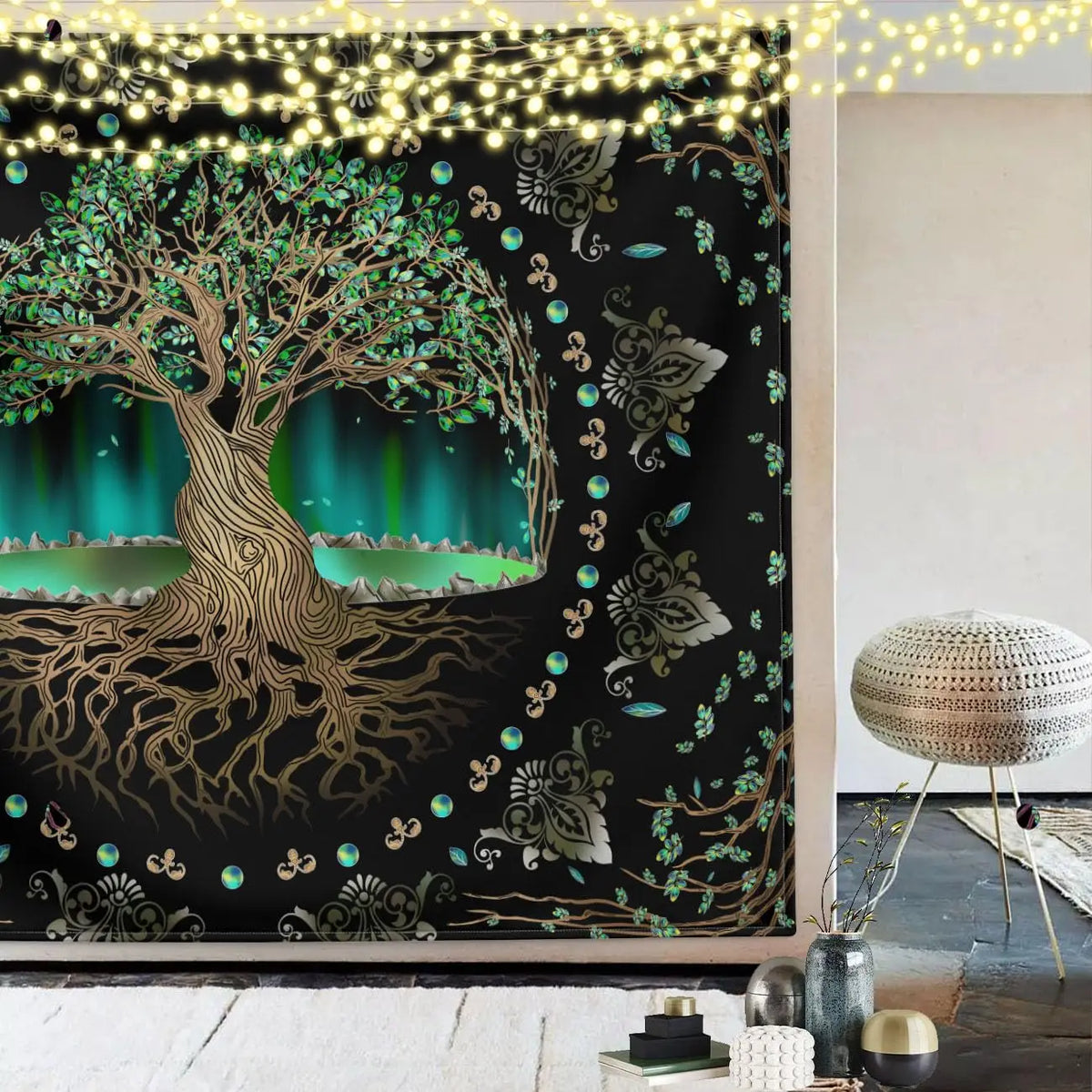 Vue de côté de la tapisserie arbre de vie dans un bureau