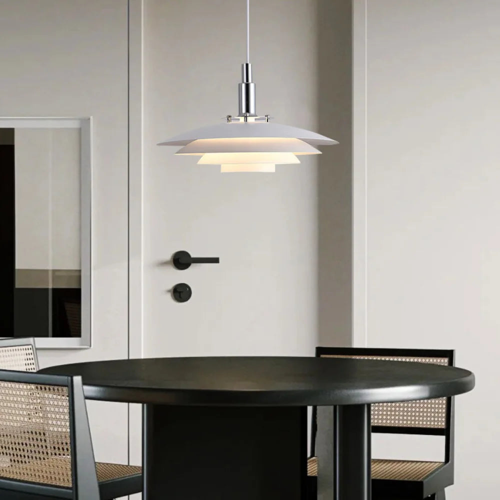 Détail du matériau en aluminium de la lampe de chevet suspendue