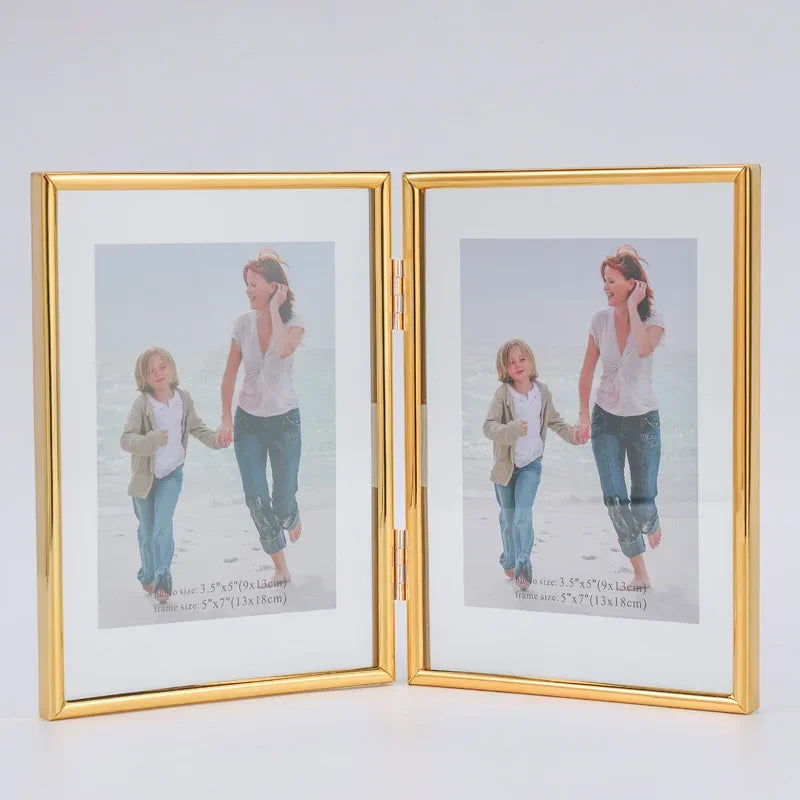 Cadre photo mural dans un intérieur moderne avec décoration nordique