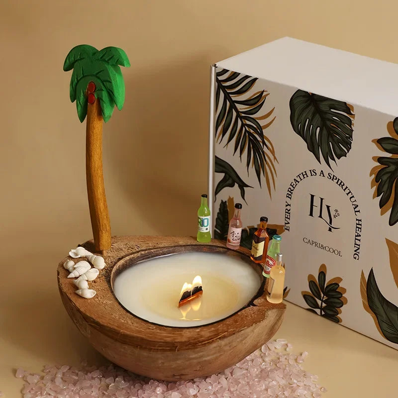 Décoratif bougeoir en bois avec palmier, bouteilles et pierres pour une ambiance tropicale.