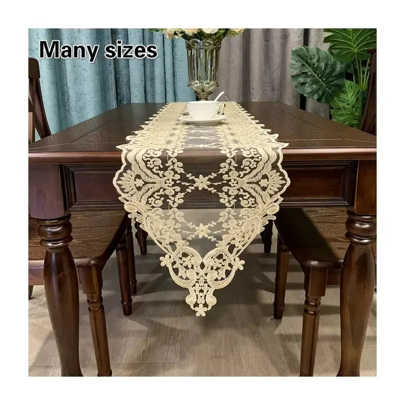 Chemin de table dentelle sur piano pour fêtes