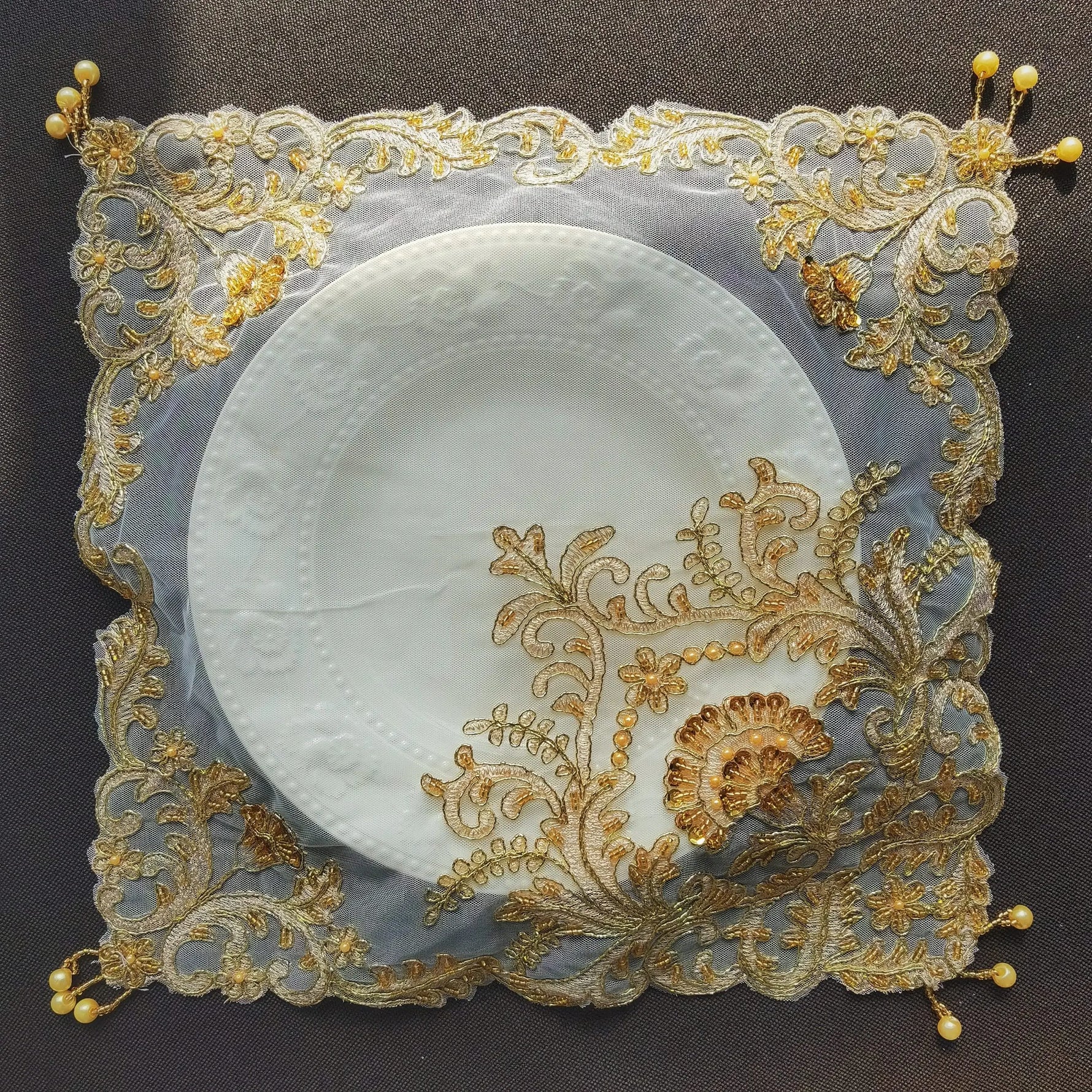 Set de table carré or pour décoration Ramadan
