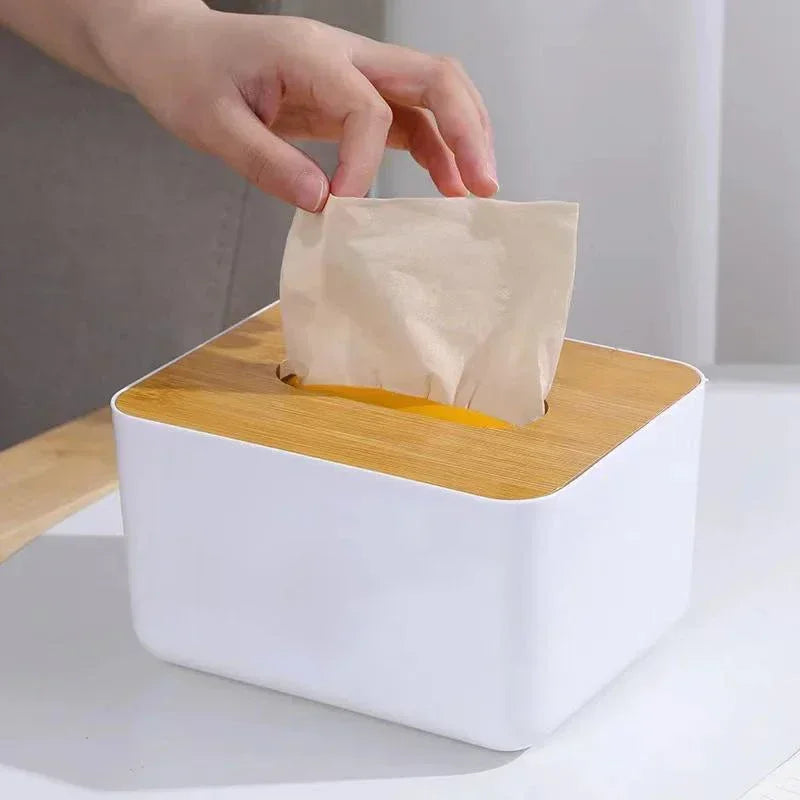 Boîte à mouchoirs en bois simple japonais dans une voiture élégante