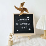 Tableau d'affichage en bois or avec message
