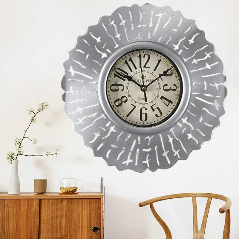 Comparaison des différentes couleurs disponibles pour l'horloge murale