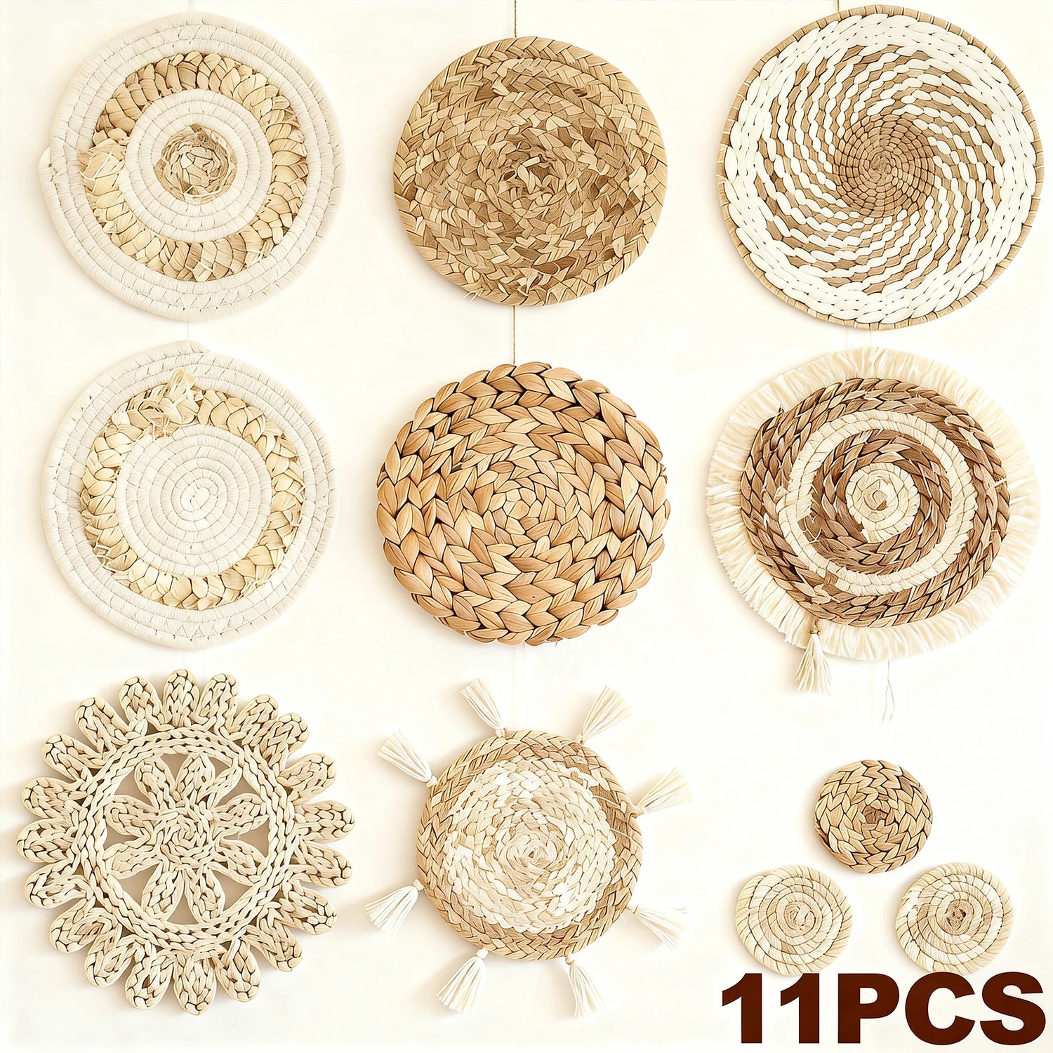 Set de 11 paniers muraux en osier gris clair tissé main vue d'ensemble