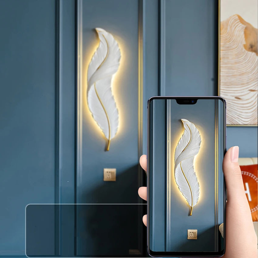 Détail du bois massif et des ampoules LED de l'applique murale