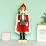 Casse-Noisette en bois rouge décoration Noël traditionnelle