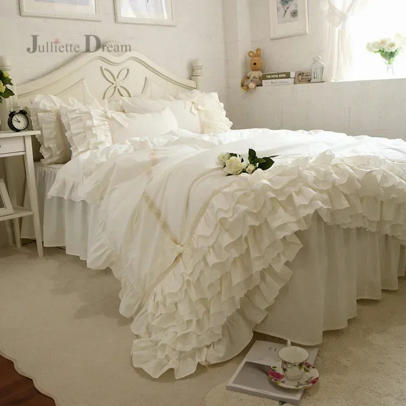 Parure de lit beige avec housse de couette et taies d'oreiller