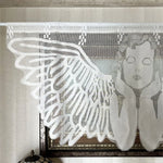 Cantonnière blanche rétro dans un intérieur élégant
