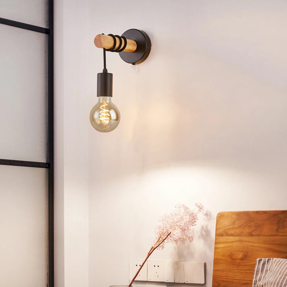 Comparaison des couleurs blanche et noire de l'applique murale en bois