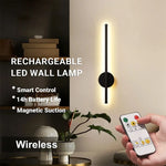 Applique murale LED sans fil blanche éclairant un coin lecture