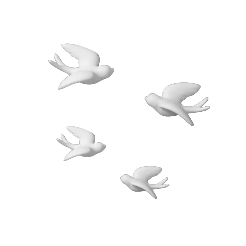 Oiseau 3D gris clair sur mur blanc salon