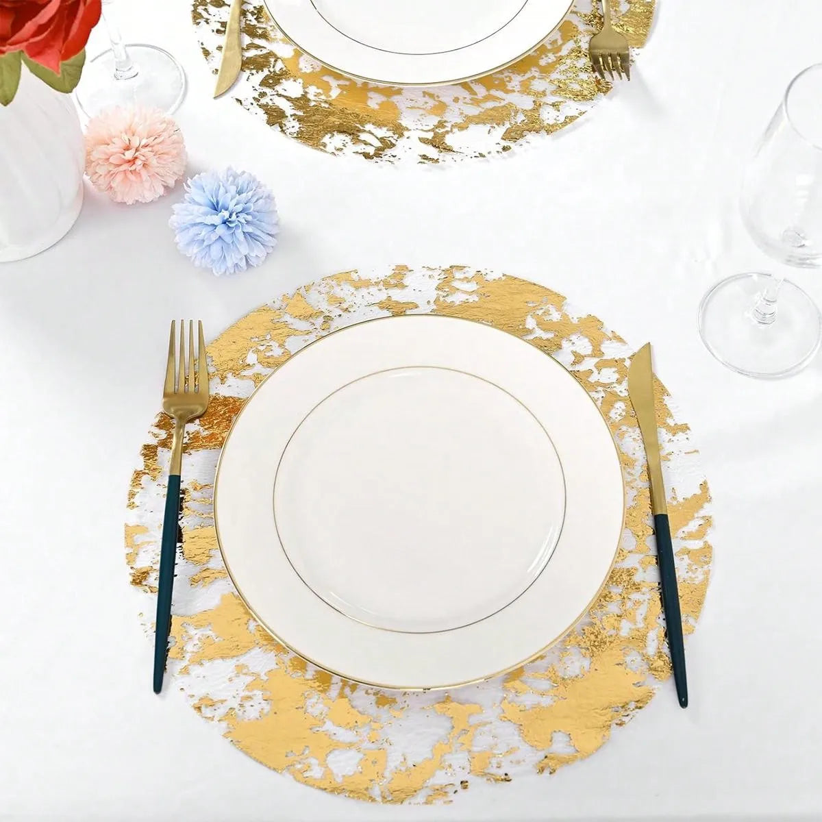 Set de table doré pour mariage élégant