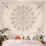 Détail motif mandala tapisserie beige Ombre Interieur