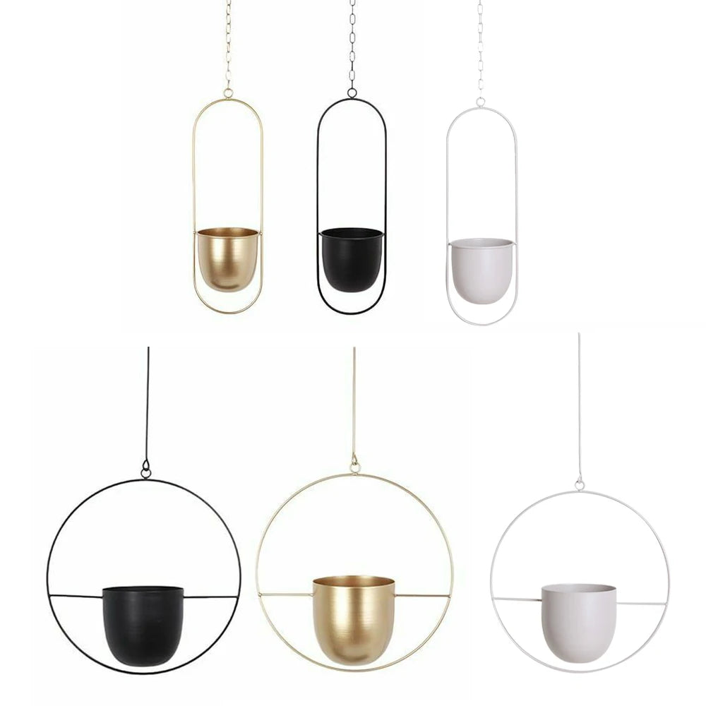 Jardinière suspendue jaune clair en intérieur