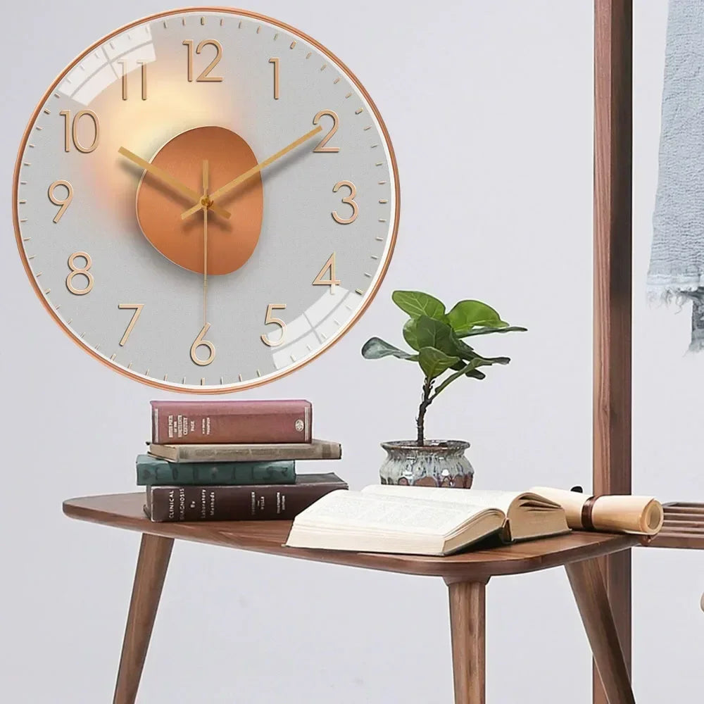 Horloge murale design multicolore dans une chambre à coucher