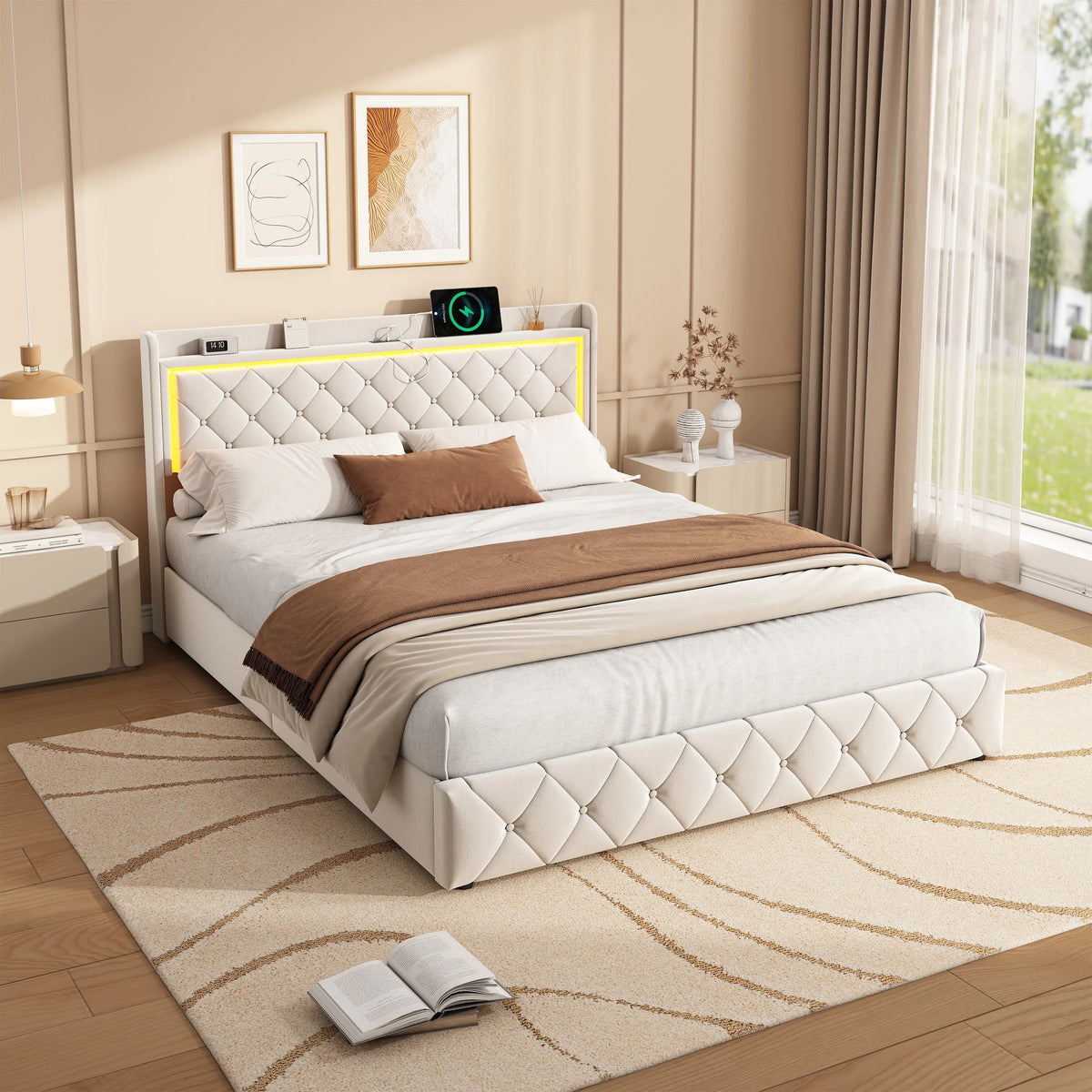 Détail des 4 tiroirs de rangement sous le lit double coffre