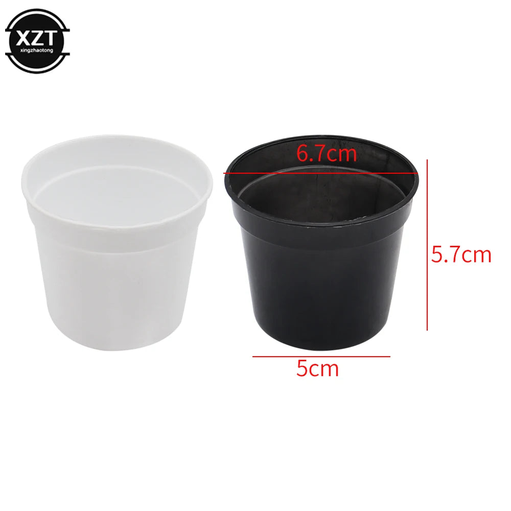 Pot de fleur plastique avec trou de drainage