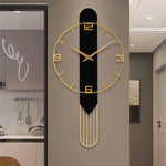 Horloge murale silencieuse dans une chambre décorée style nordique
