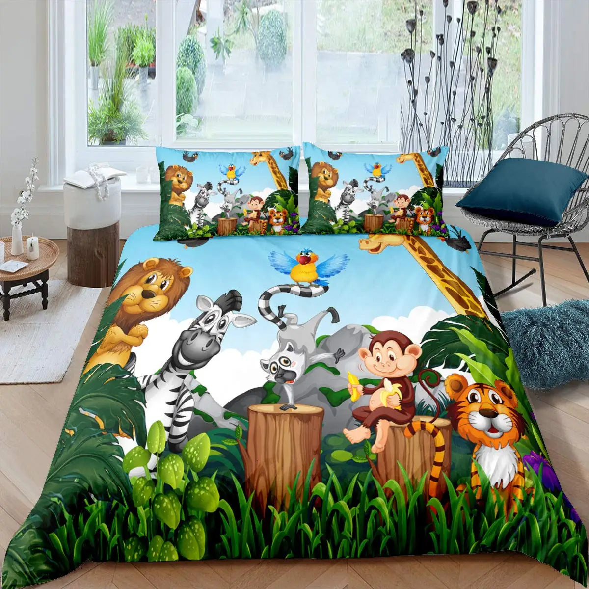 Chambre d'enfant décorée avec housse de couette jungle