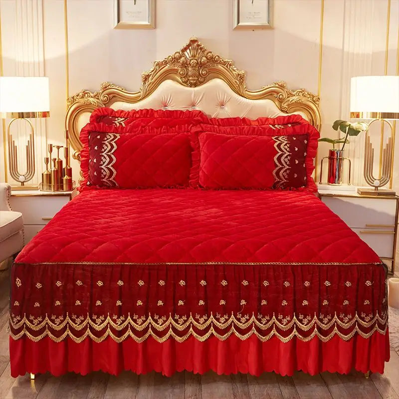 Couvre-lit velours rouge avec bordure dentelle