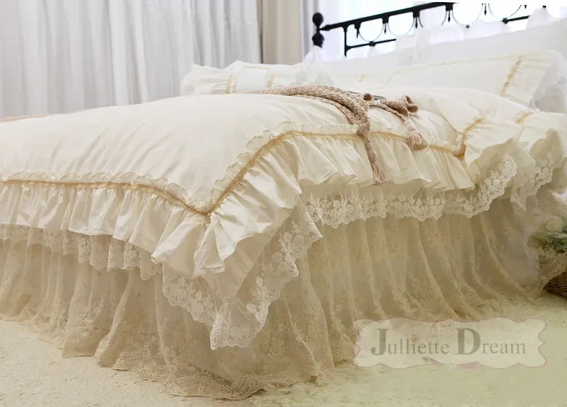 Housse de couette brodée dentelle beige