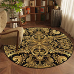 Tapis rond décoratif avec motif floral doré et noir, créant une ambiance chaleureuse et élégante dans cette pièce meublée avec goût.