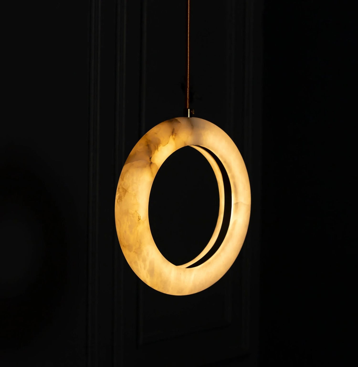 Suspension luminaire LED design marbre noir