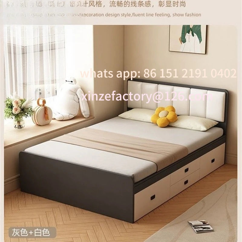 Détail du rangement intégré sous le lit tatami