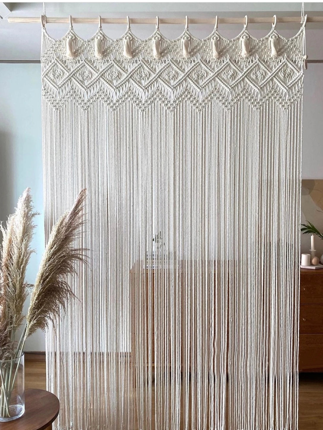 Détail du tissage macramé de la tapisserie murale