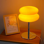 Veilleuse LED verre teinté bleu comme décoration de bureau