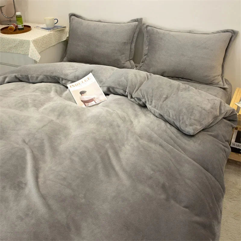 Housse de couette en flanelle rose avec des coussins assortis