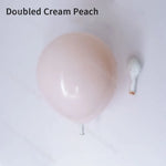Comparaison des couleurs crème et abricot des ballons