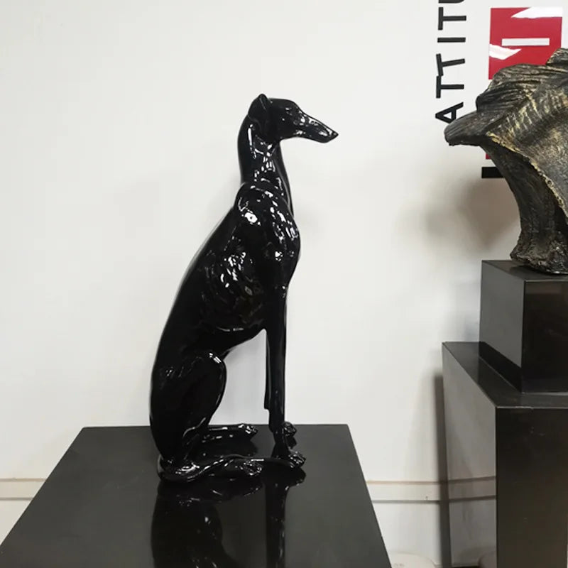 Sculpture chien de chasse résine gris foncé vue de face