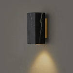 Applique murale installée dans un intérieur moderne avec éclairage LED