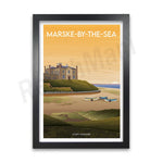 Une affiche vintage évoquant l'élégance de Marske-by-the-Sea, avec une maison sur une falaise surplombant la mer et des barques sur la plage.