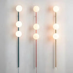 Applique murale LED moderne avec boule de verre ronde et prise de câble intégrée