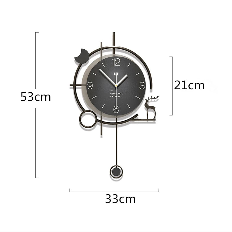 Horloge murale scandinave noire sur mur blanc