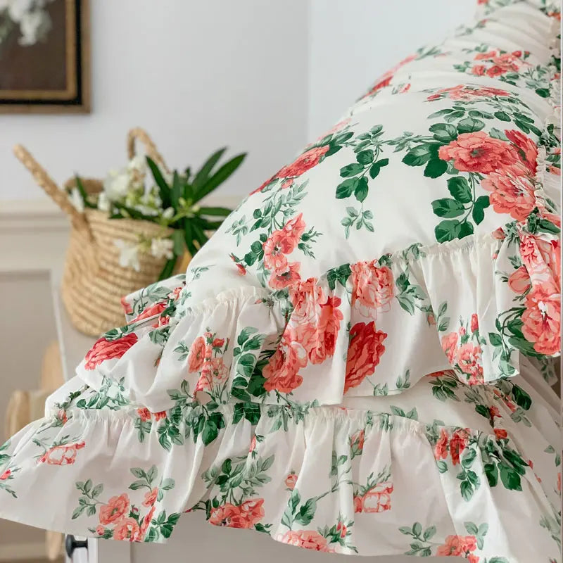 Parure de lit dans une chambre décorée style romantique français