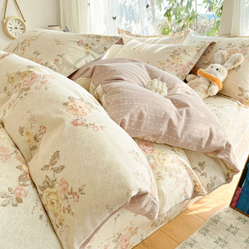 Housse de couette noire motif floral élégant