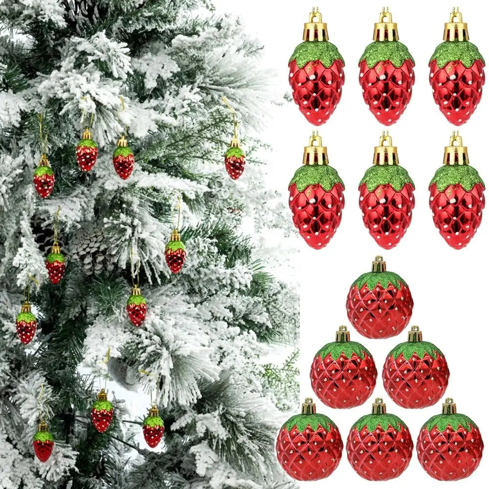 Vue rapprochée d'une boule de Noël rouge électrolytique