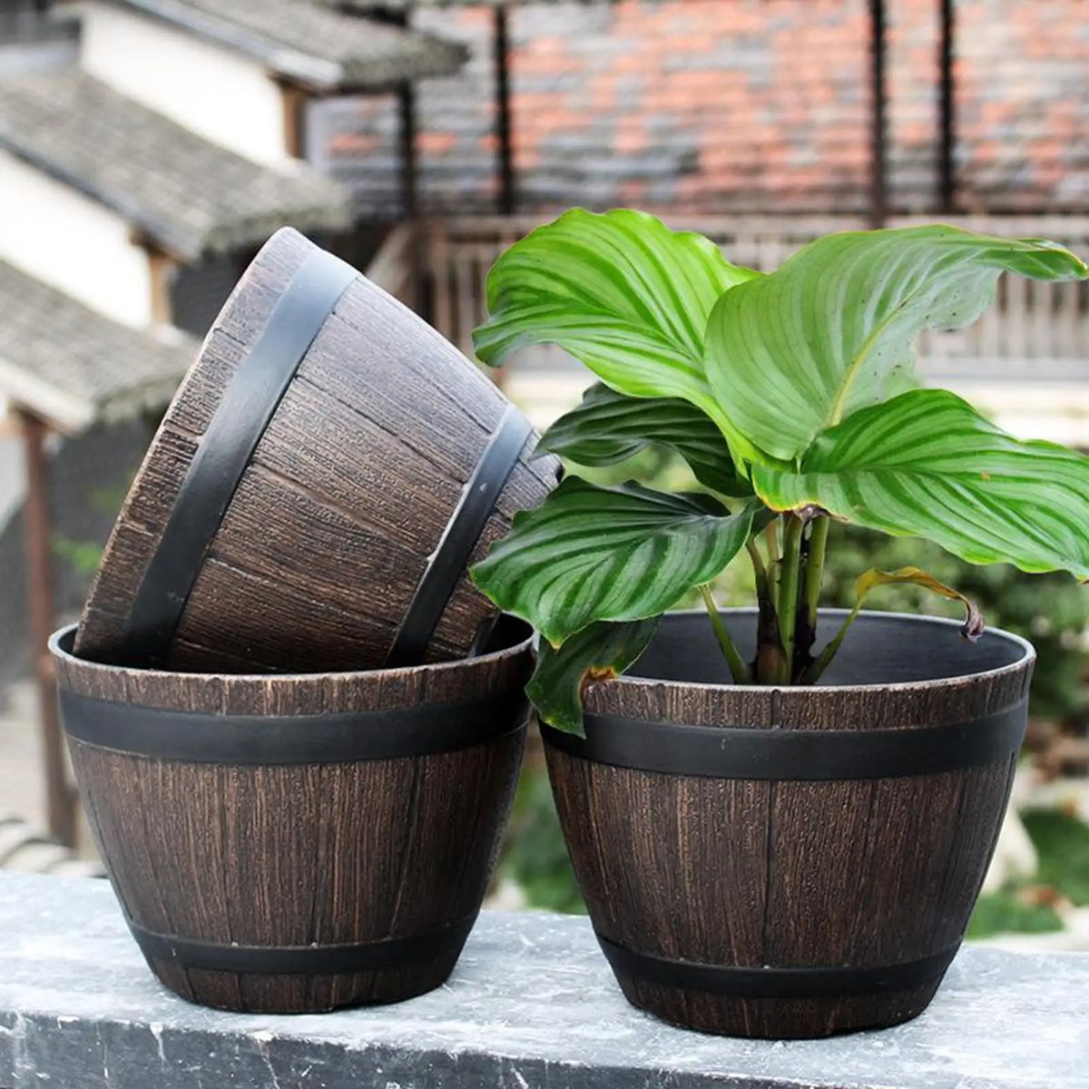 Baril résine empilé pour décoration extérieure balcon