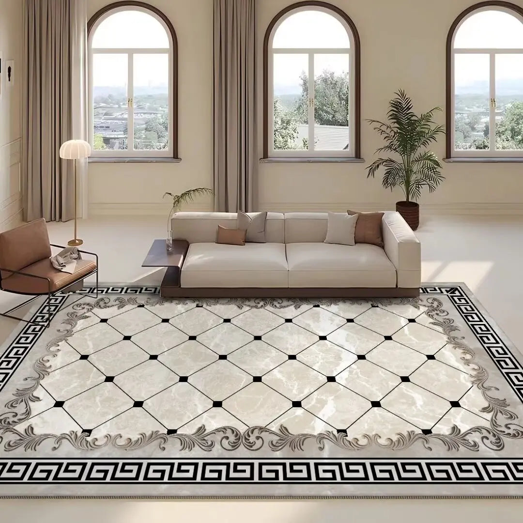 Spacieuse et élégante salle de séjour avec de grandes fenêtres panoramiques offrant une vue sur le paysage environnant, un canapé confortable et un tapis décoratif au sol ornementé de motifs géométriques.