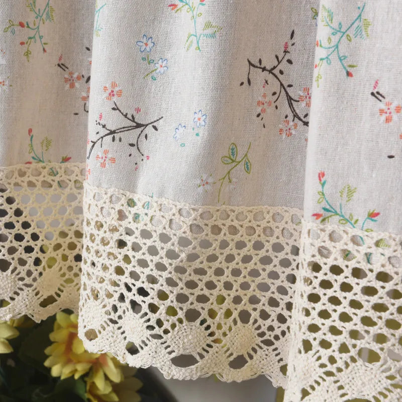Détail motif floral rideau japonais