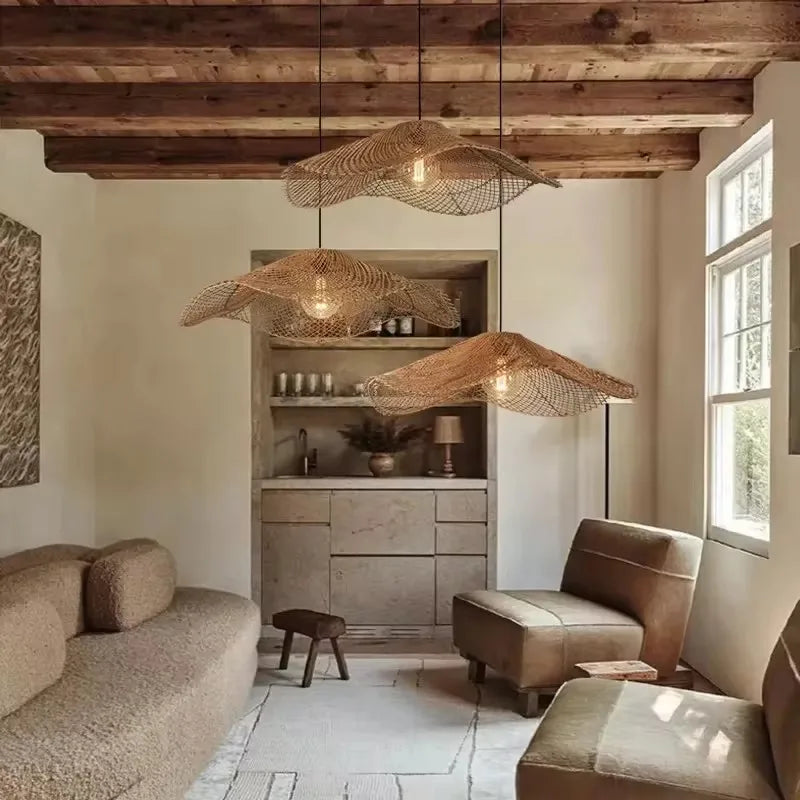 Détail du matériau rotin naturel de la lampe suspendue