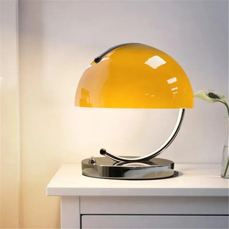 Lampe d'ambiance orange avec abat-jour en verre