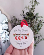 Détail de la personnalisation texte sur ornement de Noël céramique